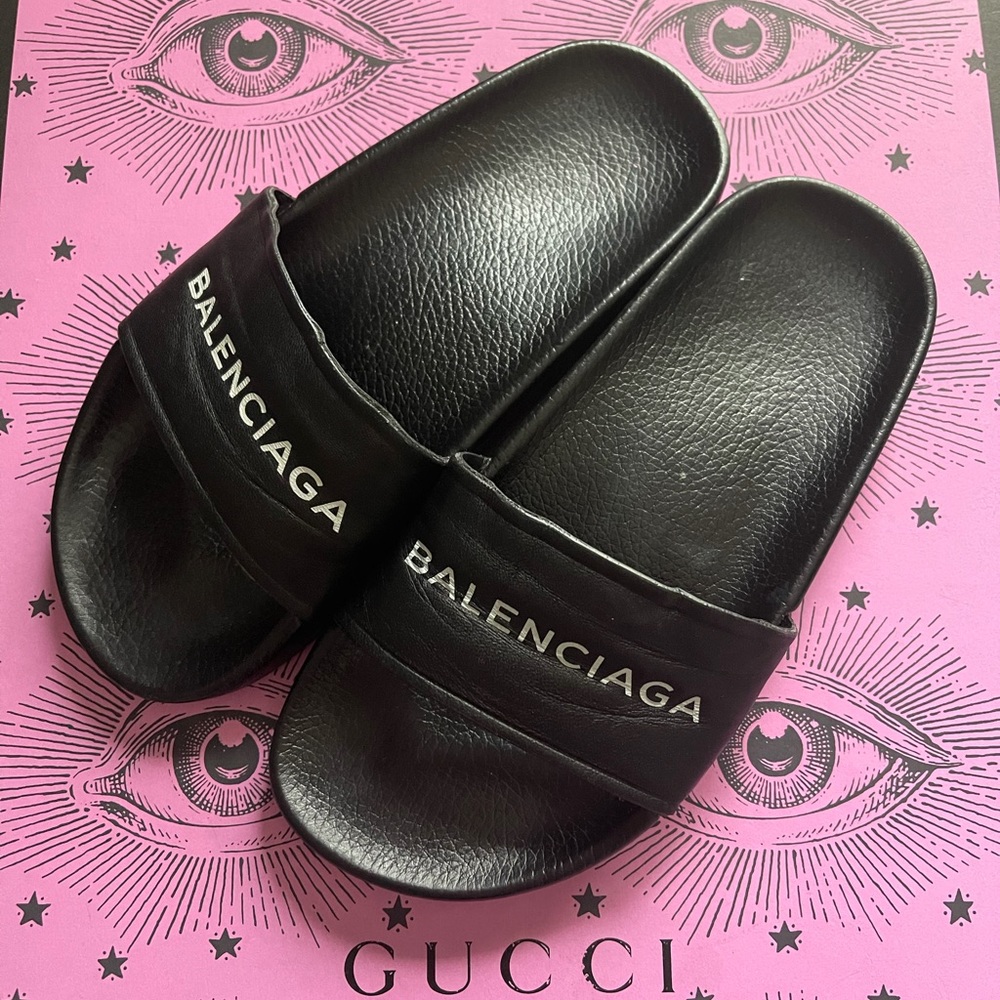 100% AUTH BALENCIAGA LOGO LEATHER SANDALS 35 5
